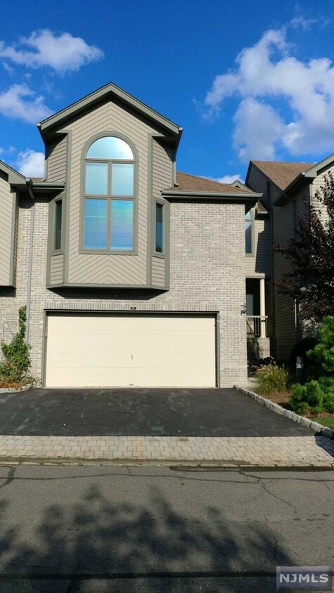 Foto principal - 710 Holly Ct