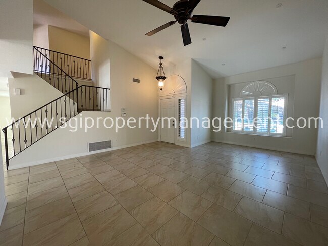 Building Photo - 2427 E Taxidea Way