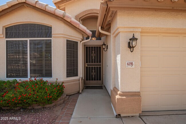 Foto del edificio - 6195 W Blackhawk Dr