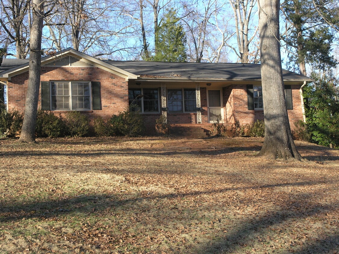Primary Photo - 467 Hampton Ct