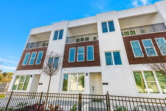 Building Photo - 121 E Warren Ave