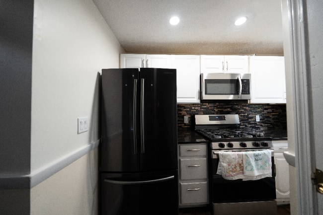 Photo - 53 Crescent Ave Apartment