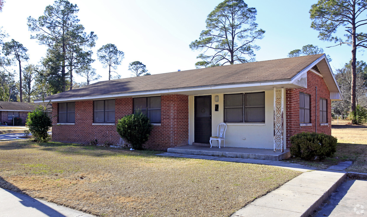 Primary Photo - Phillips Pines Apartments