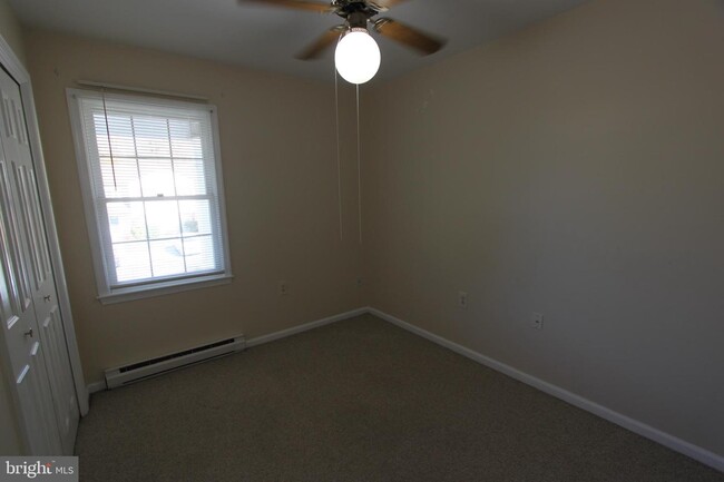 Building Photo - 45 Standish Ct