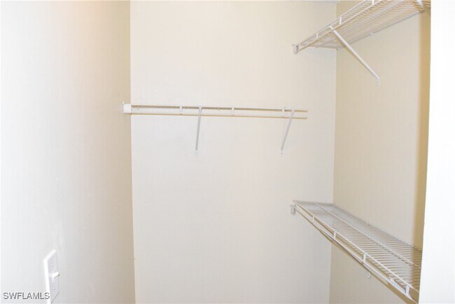 Foto del edificio - 3421 Winkler Ave