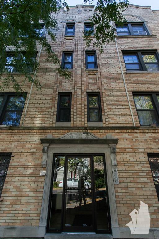 Foto del edificio - 1105 W Wellington Ave