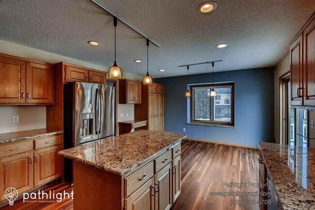 Foto del edificio - 21200 123rd Avenue North, Rogers, MN, 55374