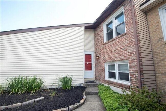 Building Photo - 8324 Willow Run