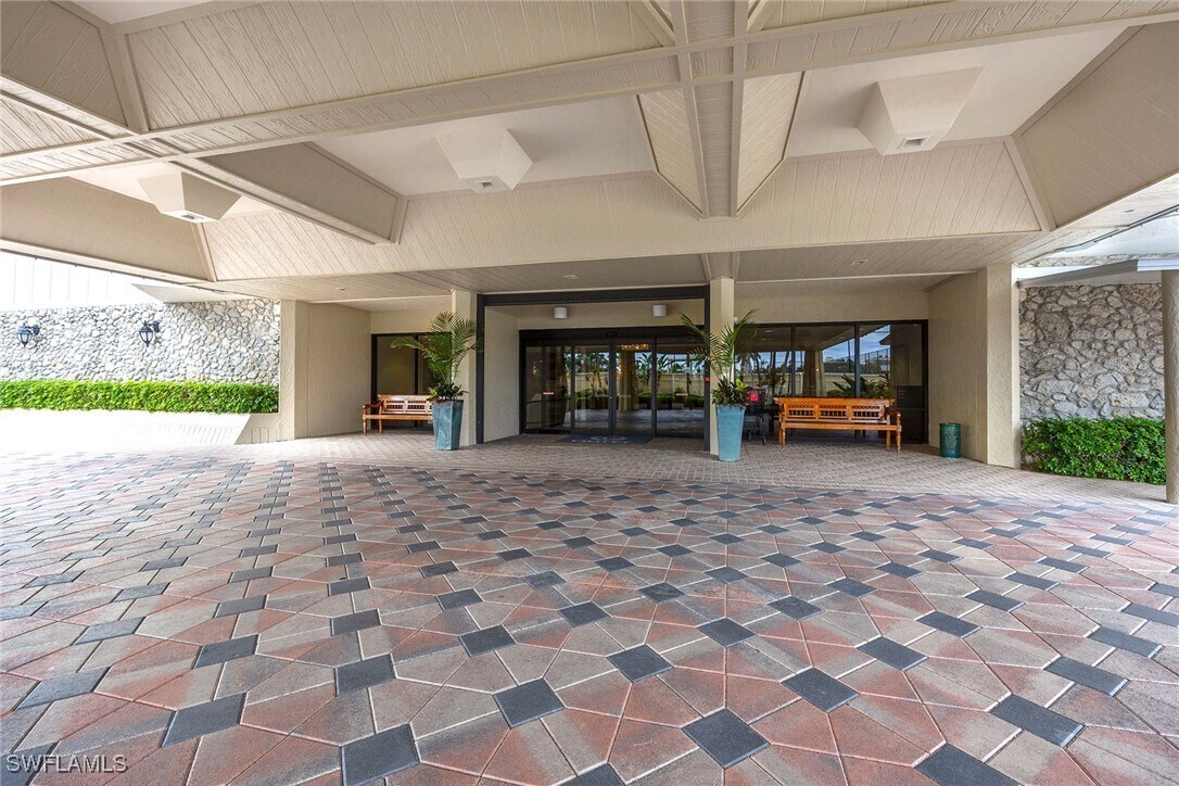 Foto principal - 520 S Collier Blvd