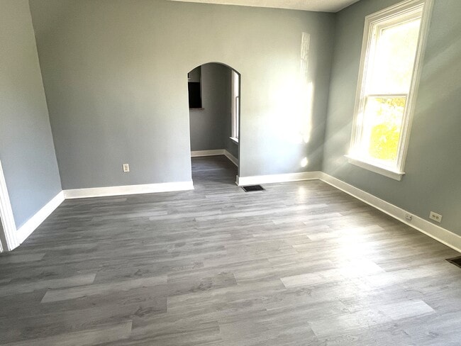 Building Photo - 715 Vine St