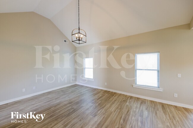 Foto del edificio - 254 Lakewood Ln