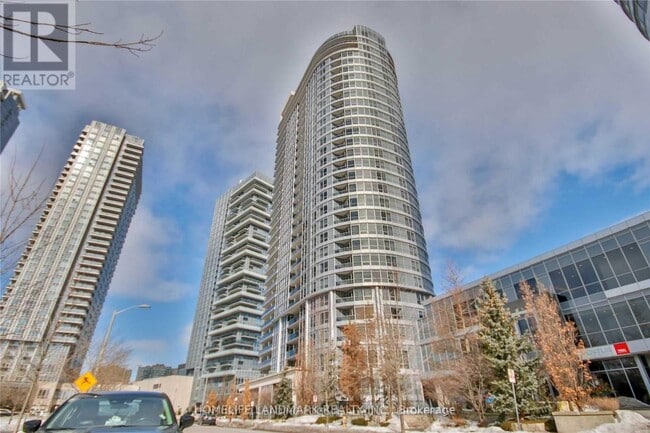 Building Photo - 181 Village Green Square