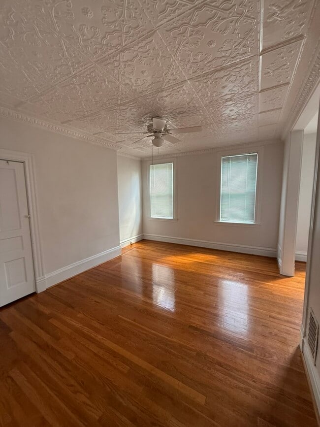 Building Photo - 127 Freeport Rd