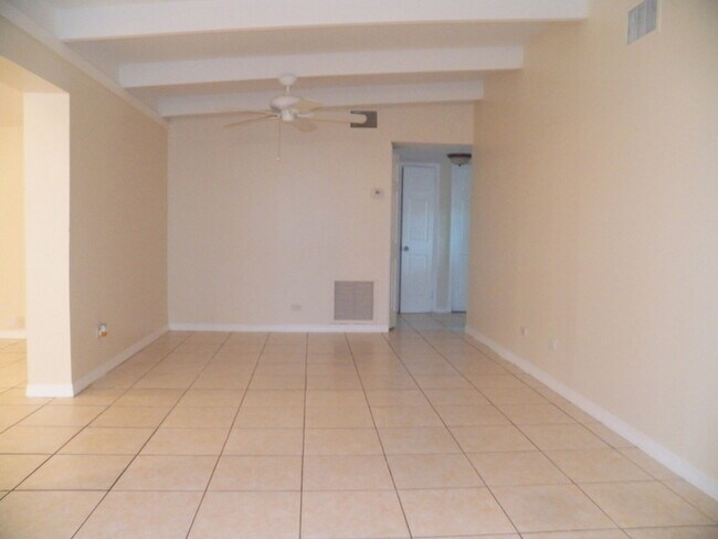 Building Photo - 3/1.5 Home with Cute Backyard!!