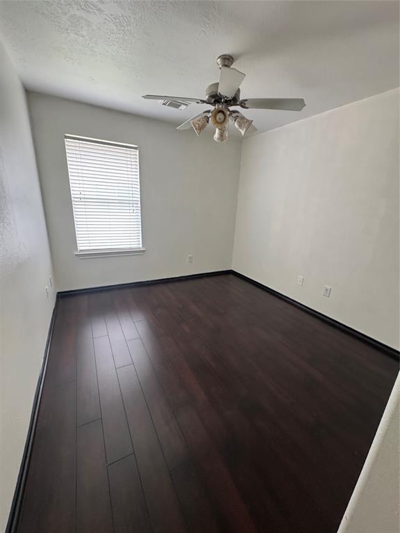 Foto del edificio - 21706 Dimmett Way
