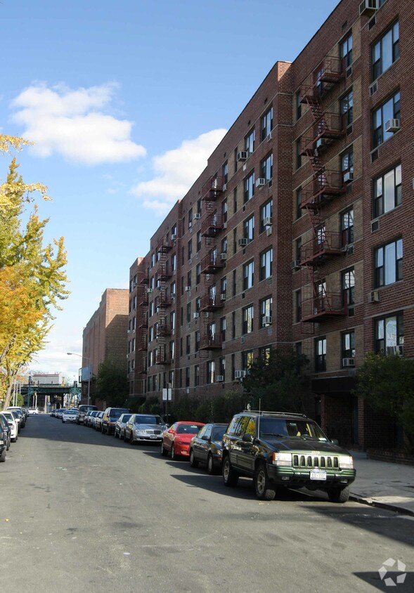 Building Photo - 45 Bay 19th St