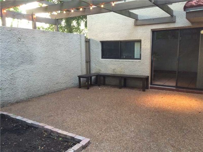 Building Photo - 4724 SW 67th Ave
