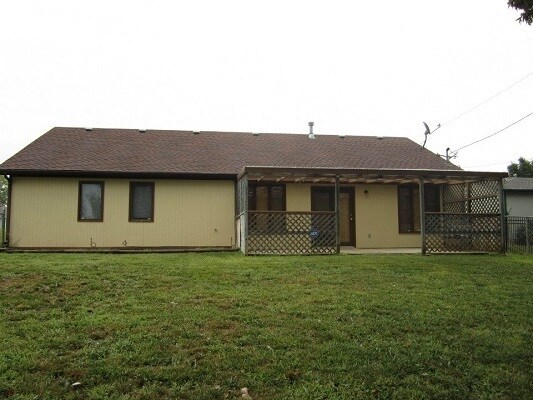 Foto del edificio - 3 Bedroom 2 Bath - Right Outside Fort Riley!