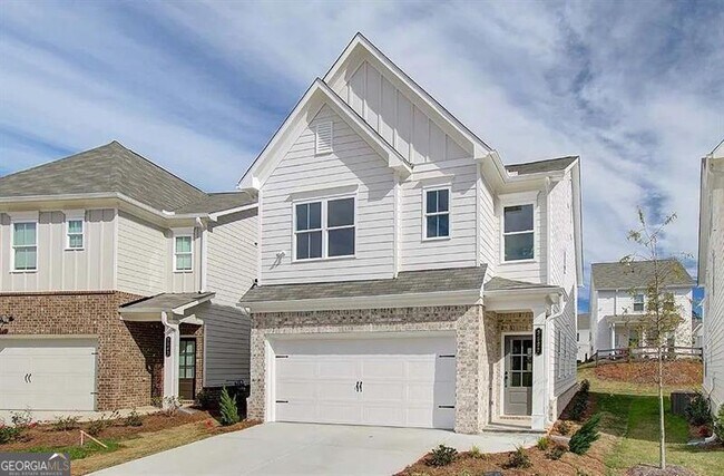Building Photo - 5057 Woodland Hls
