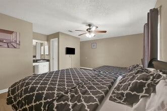 Building Photo - 14102 Sylvia Dr