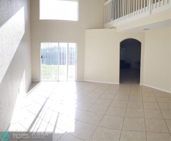 Building Photo - 2802 SW 165th Ave