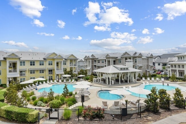 Pool - Edgewater