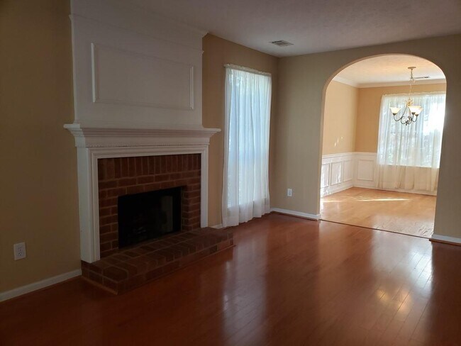 Building Photo - 1155 Winthrope Chase Dr