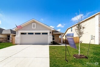 Building Photo - 5104 Saddle Clb Dr