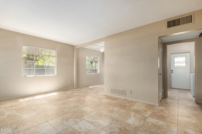Foto del edificio - 3506 E Piccadilly Rd