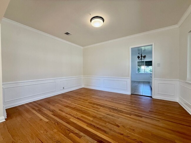 Foto del edificio - 1369 Norton Ave