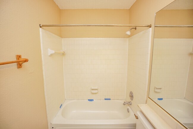 Foto del edificio - 2808 Grants Lake Blvd