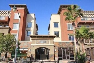 Building Photo - 6020 S Seabluff Dr
