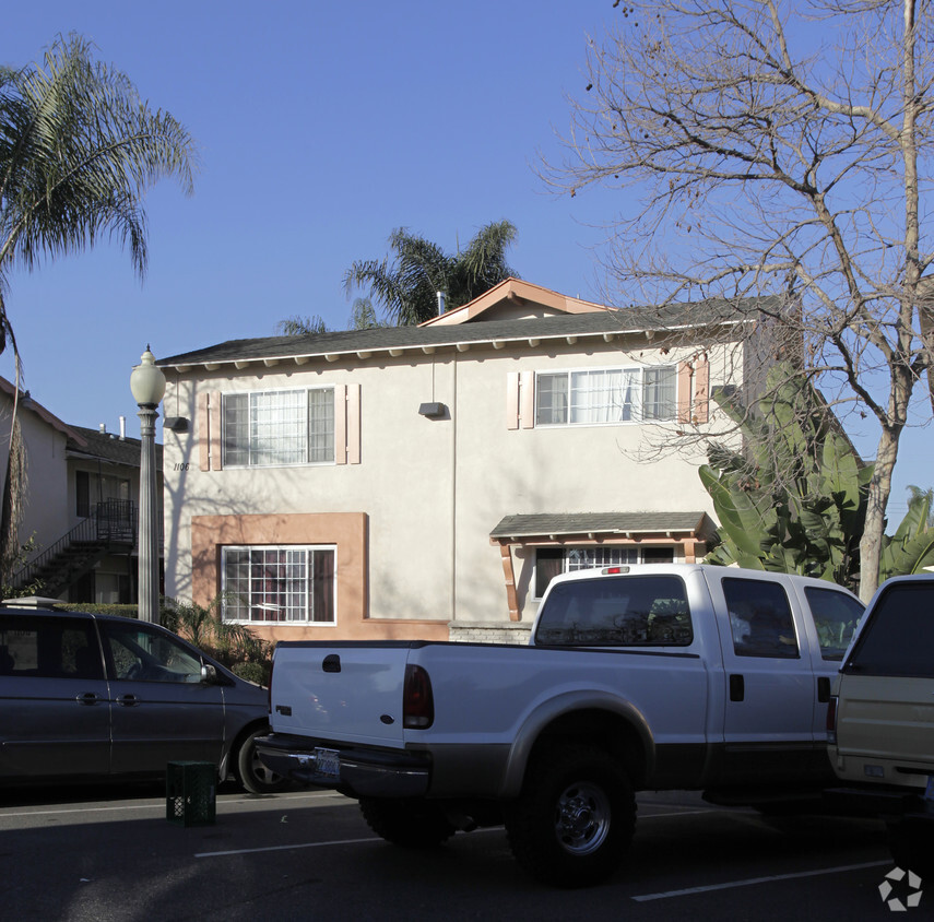 Building Photo - 1106 S Minnie St
