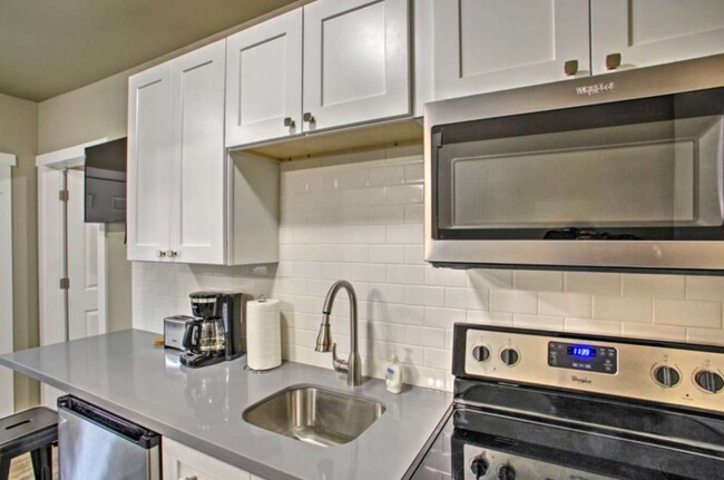 Foto del edificio - 10625 E Trent Ave
