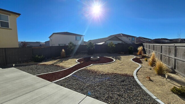 Foto del edificio - Beautiful two story Spanish springs home