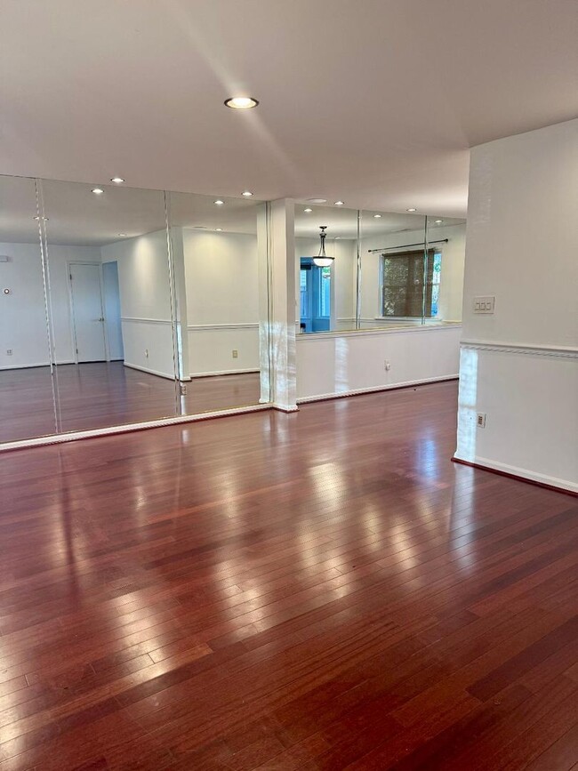 Photo - Nice 4 Bedroom 2.5 Bath home.