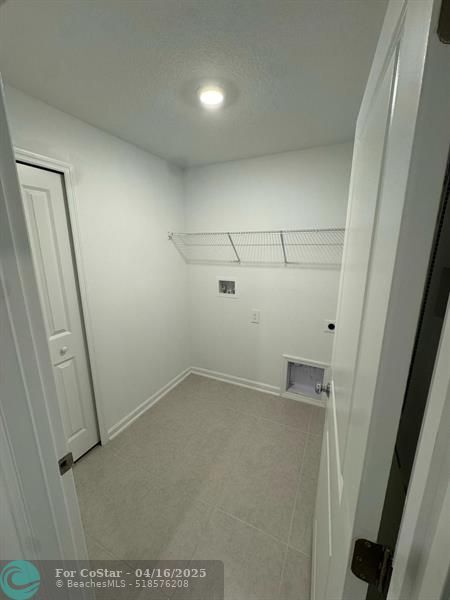 Building Photo - 2073 Lasso Loop