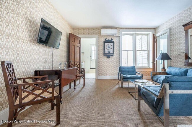 Foto del edificio - 613 Warren St