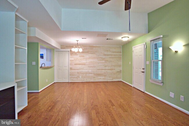 Foto del edificio - 13573 Orchard Dr
