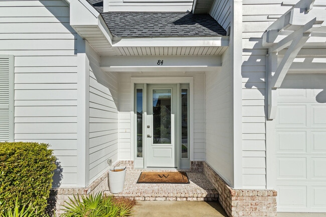 Building Photo - 84 Roundwood Dr