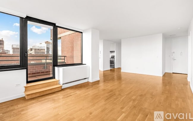 Building Photo - 200 W 60th St