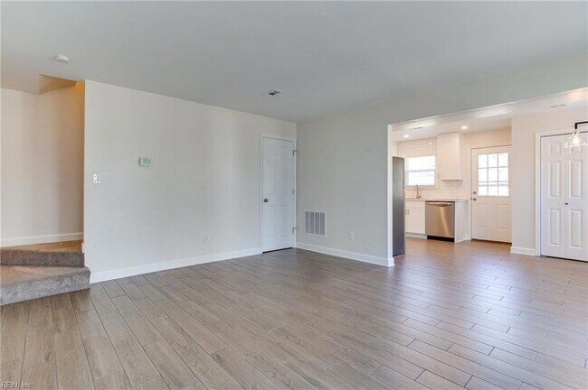 Foto del edificio - 3746 Pendleton Ave