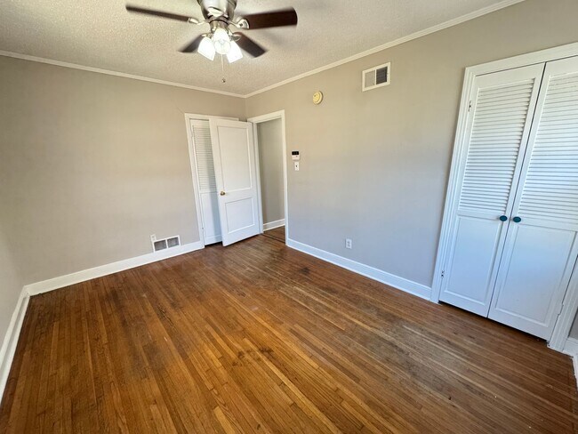 Foto del edificio - 4719 Lynn Rd