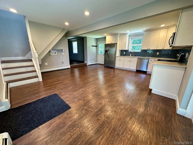 Building Photo - 56 Deer Dr