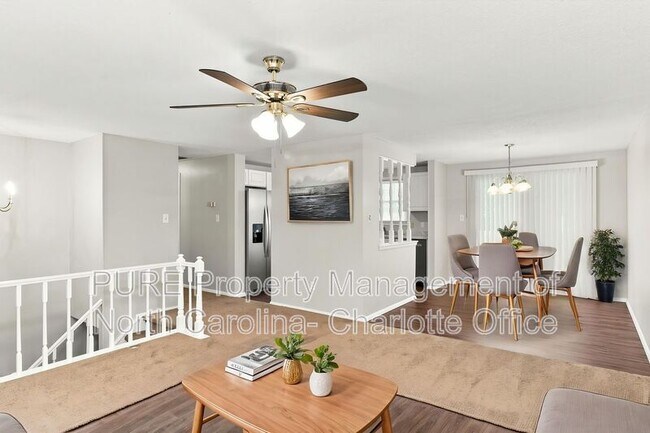 Foto del edificio - 8115 Bald Ridge Dr