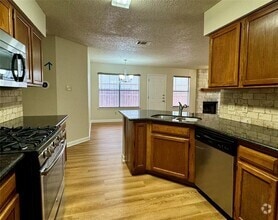 Building Photo - 8628 Piney Creek Bend