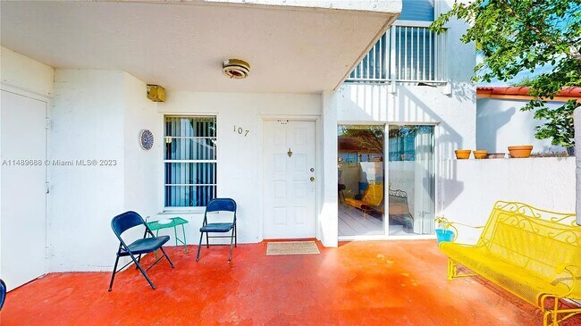 Foto del edificio - 15390 SW 76th Ter