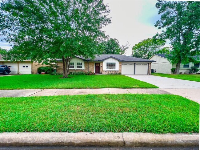 Foto del edificio - 5923 Dawnridge Dr