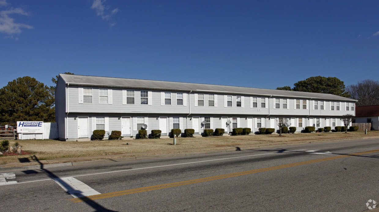 High Edge Townhomes Apartments in Hampton, VA