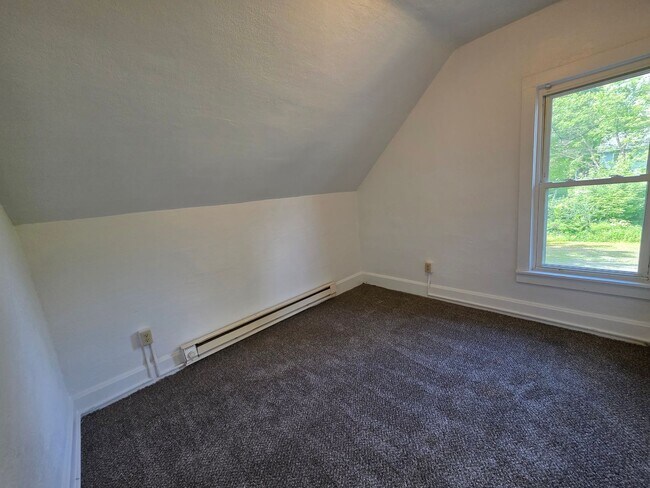 Building Photo - 160 13th Ave S